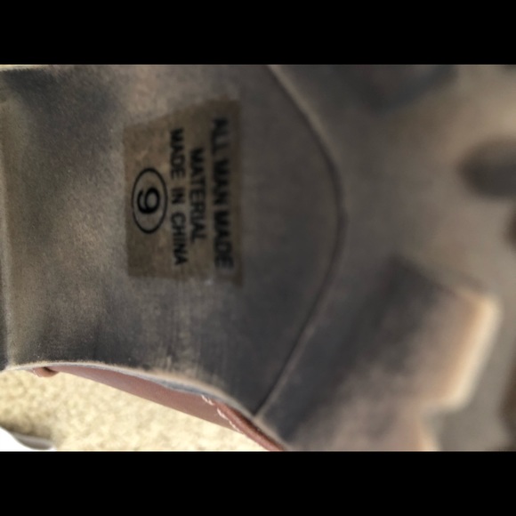 Boots - Picture 6 of 7